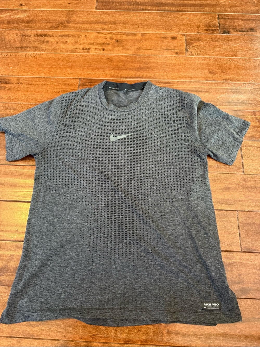 Nike Men's Dark Gray Short-Sleeve Performance Tee